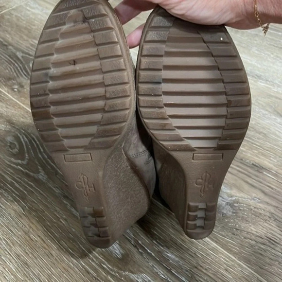 Cole Haan Martina Suede Tan Ankle Booties, size 6.5 - Picture 10 of 13